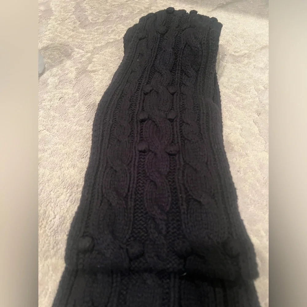 Gap Scarf Gap Black scarf thick and cozy